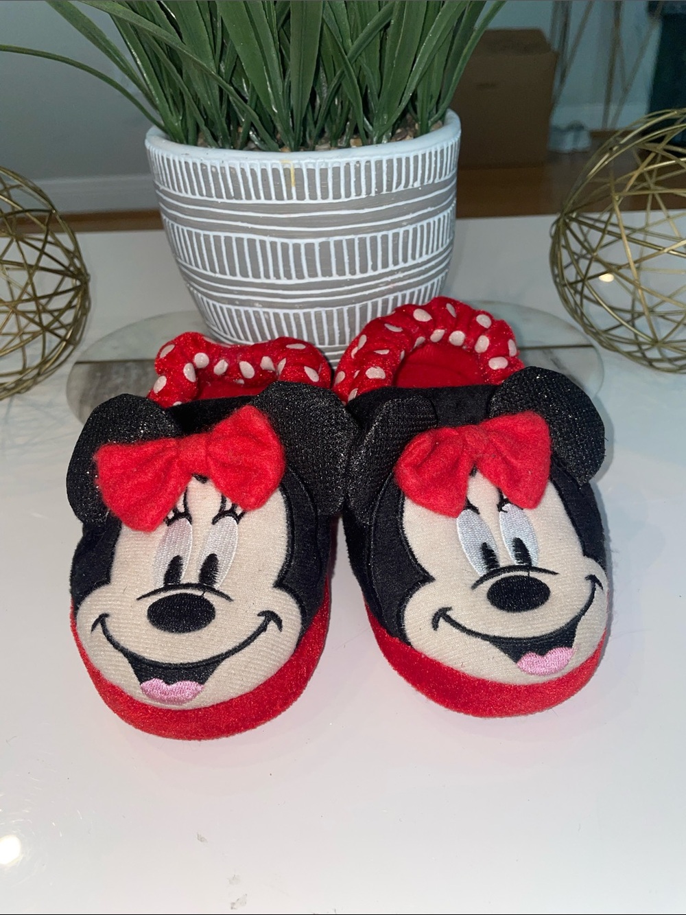 Disney Minnie Mouse Red & Black Plush Kids Slippers